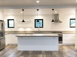 686 S Coast Highway 101, Encinitas, CA 92024