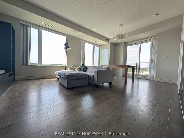 325 S Park Rd #915 — Photo 2