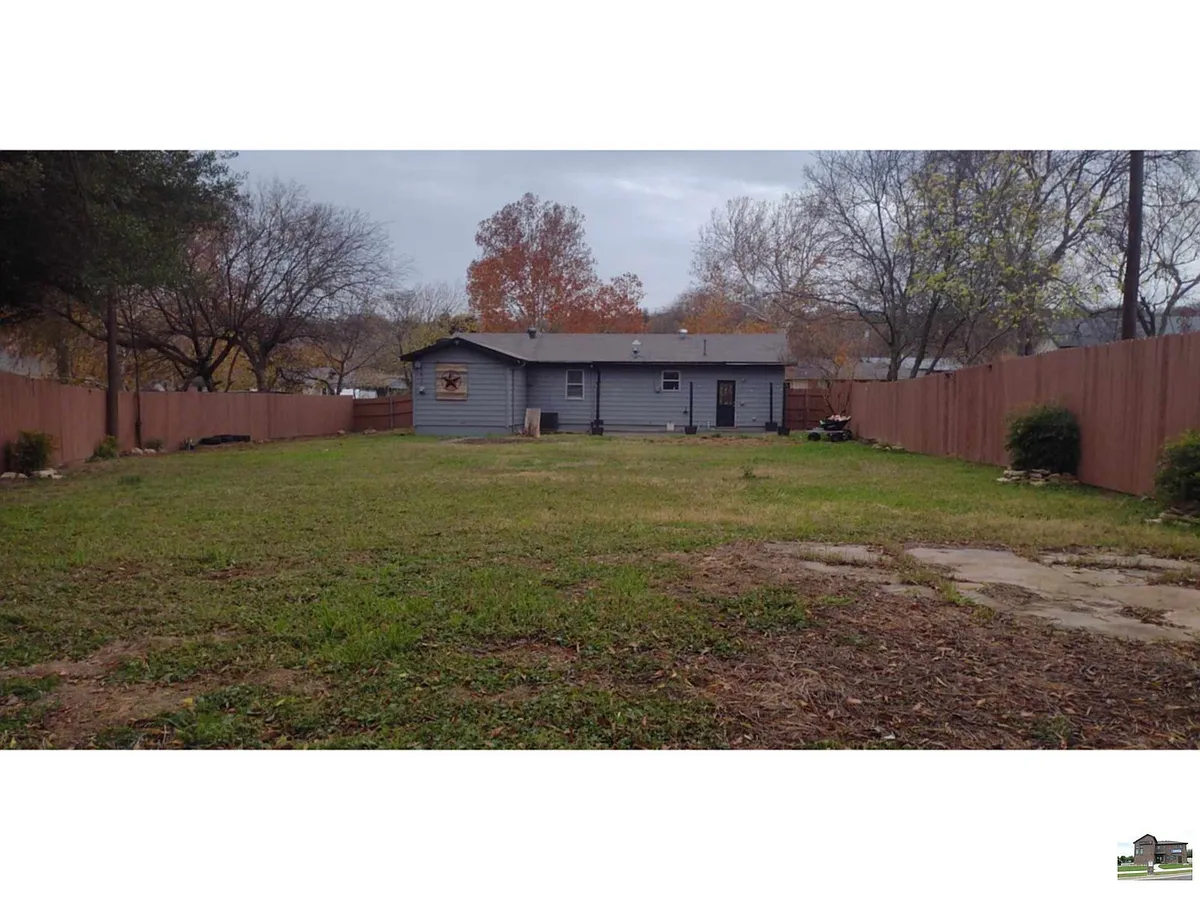 Building Photo - 2104 Brantley Ave