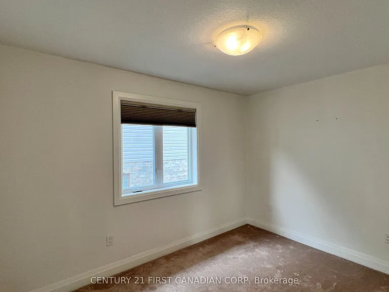 1660 Valhalla St — Photo 15