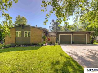 6030 Meadowbrook Ln, Lincoln, NE 68510
