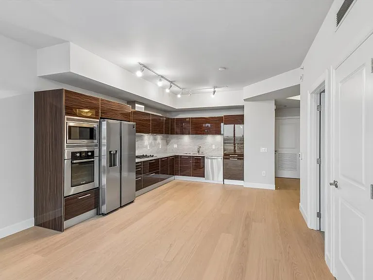 Living to Kitchen