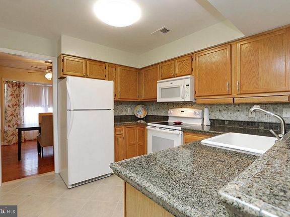 5th image of 135 Huckleberry Dr