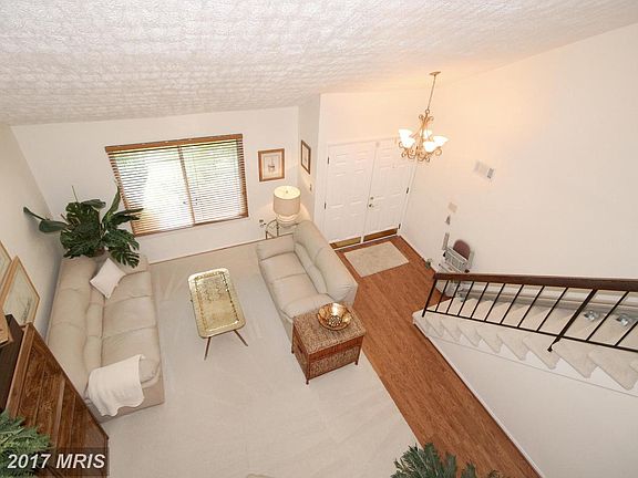 2nd image of 10409 Fyfe Ct