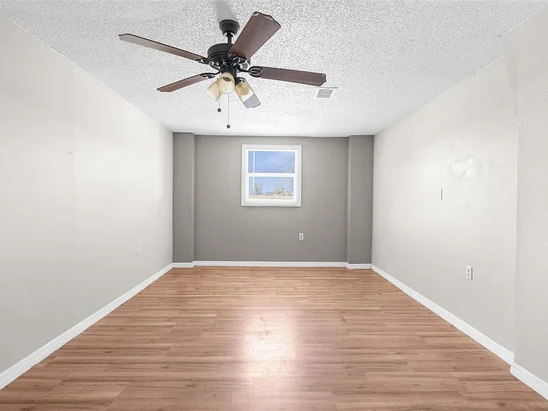 11902 Oceanside Dr — Photo 12