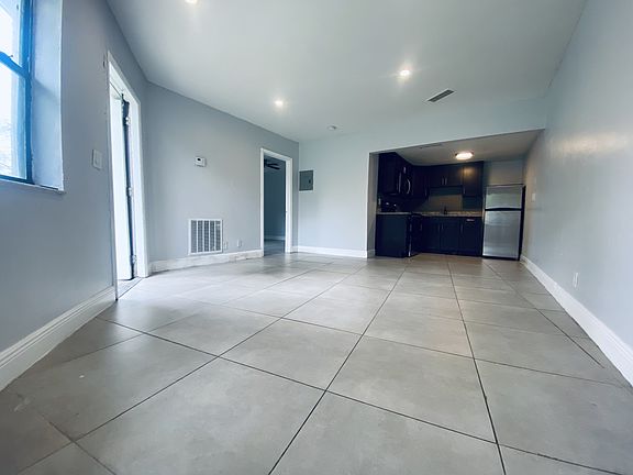 3rd image of 921 SW 10th Dr #2