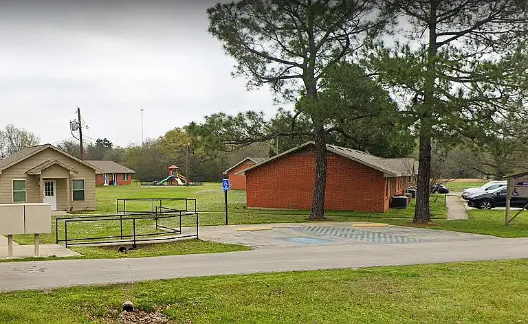 503 Crooked Creek Rd — Photo 3