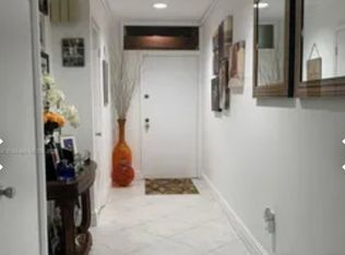 7030 Loch Isle Dr N, Miami Lakes, FL 33014