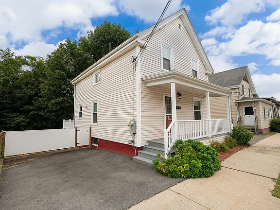 3rd image of 28 Endicott St