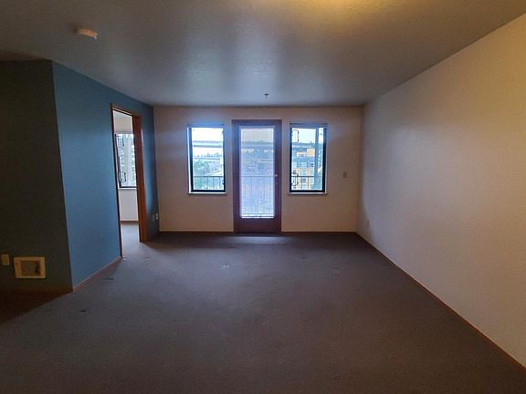 5th image of 4016 8th Ave NE APT 605
