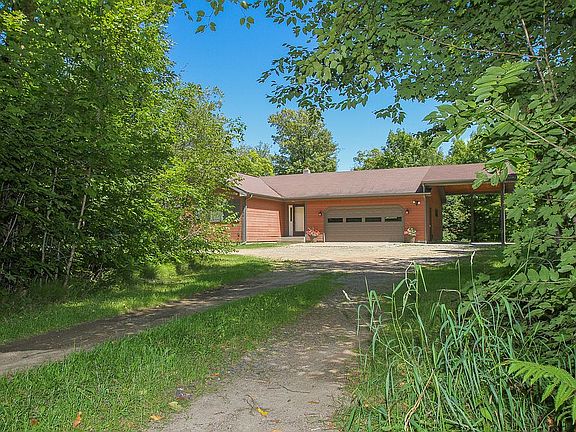 4th image of 36279 Cavanaugh Rd