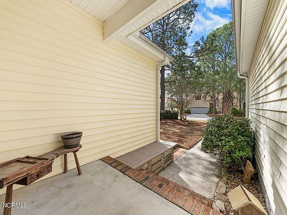 4th image of 3854 Waterlilly Lane SE