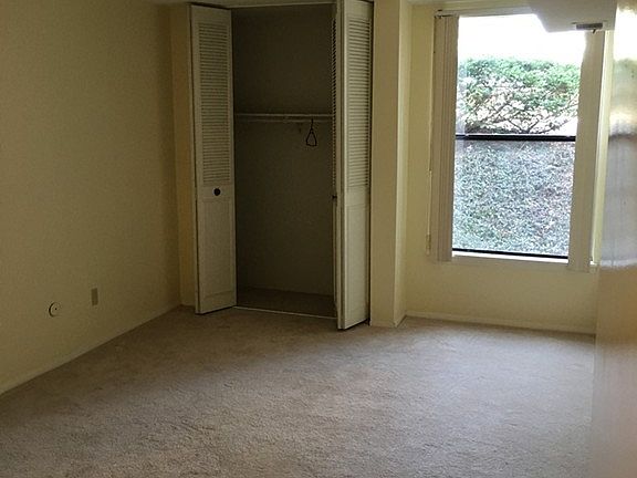 2nd image of 46 Shrewsbury Green Dr Unit B