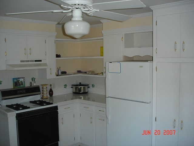 2nd image of 9967 Perry St