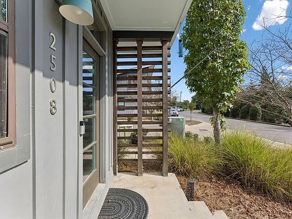 4th image of 2508 Colbert Dr