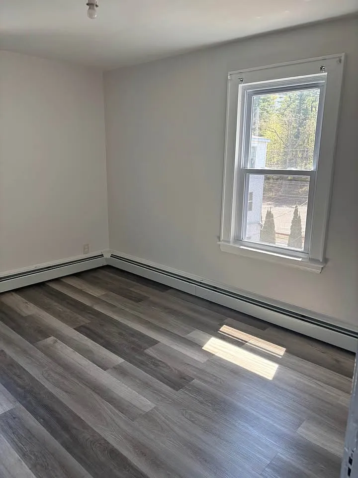 3 bed, 800 sqft, $2,200 — Photo 1