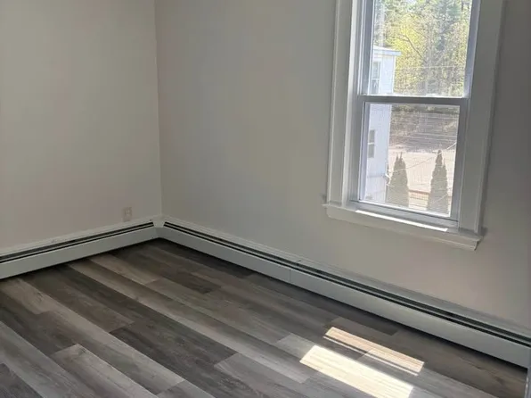 131 Pool St #202, Biddeford, ME 04005