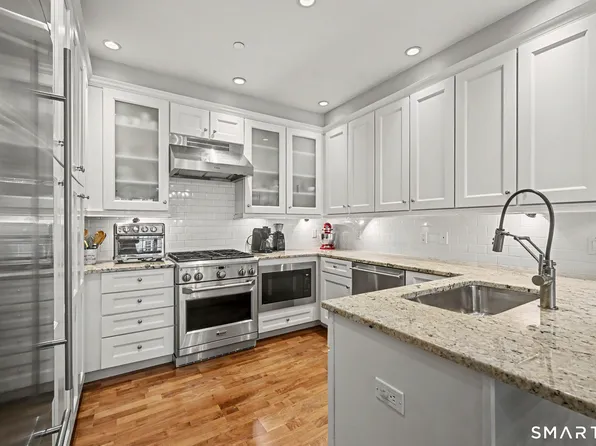 77 Havemeyer Lane #410, Stamford, CT 06902