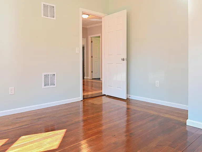22 Chestnut St #1 — Photo 19