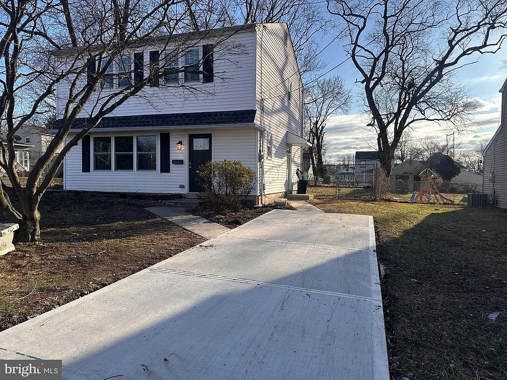 3 bed, 1.5 bath, 1442 sqft, $2,700 — Photo 2