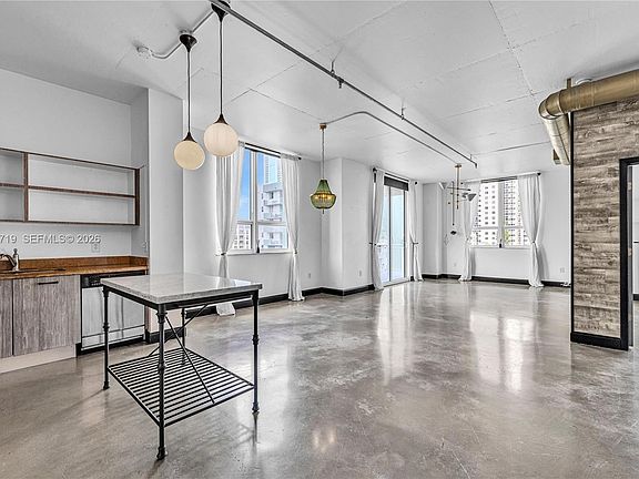 2nd image of 2275 Biscayne Blvd APT 504