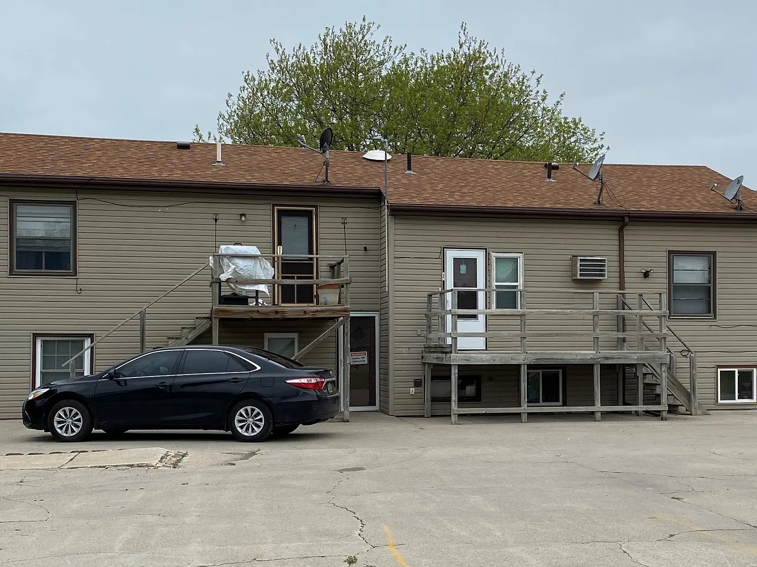 704 N 1st St — Photo 2