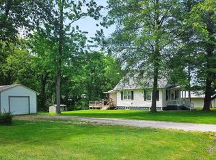 1118 S Locust St, Carlinville, IL 62626