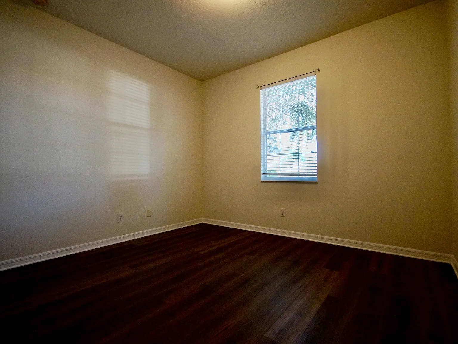 4 bed, 2411 sqft, $3,250 — Photo 4