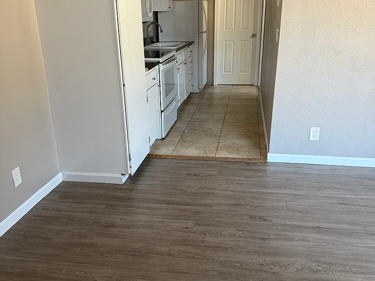 1194 Susan Ct NE #1194 — Photo 1
