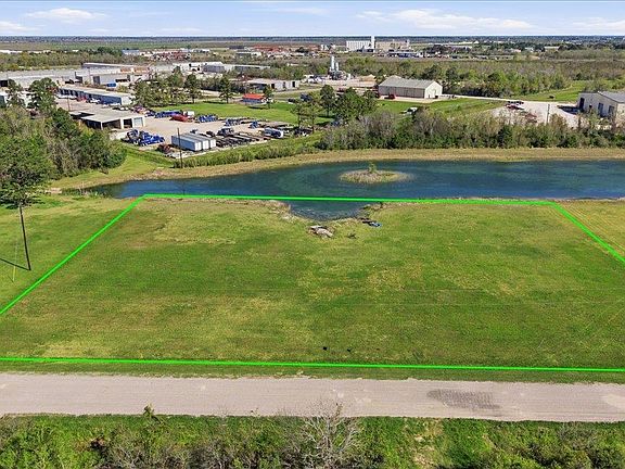 2nd image of 11 Crystal Ski Lake Dr