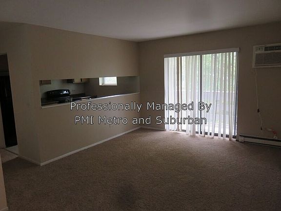 3rd image of 1375 N Winslowe Dr