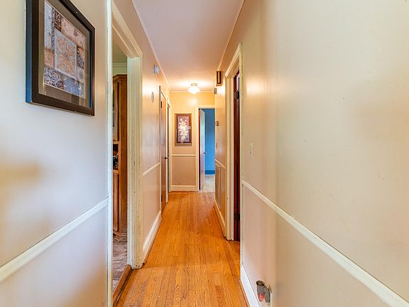 3rd image of 110 Waugh Dr