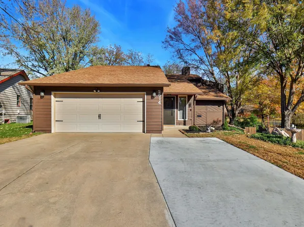 2514 S Yellowstone Cir, Wichita, KS 67215