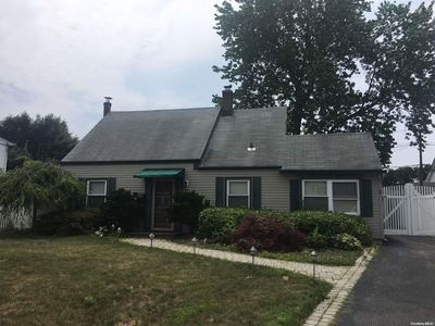 32 Clay Lane, Levittown, NY, 11756