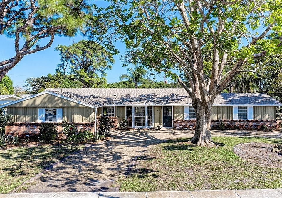 1st image of 1009 Estremadura Dr