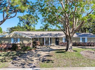1009 Estremadura Dr, Bradenton, FL 34209