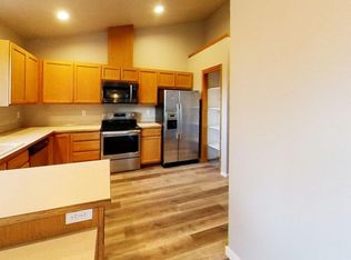 922 34th St, Bellingham, WA 98229