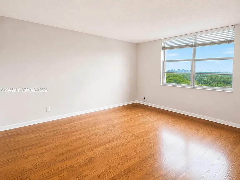 250 Jacaranda Dr #805 — Photo 9