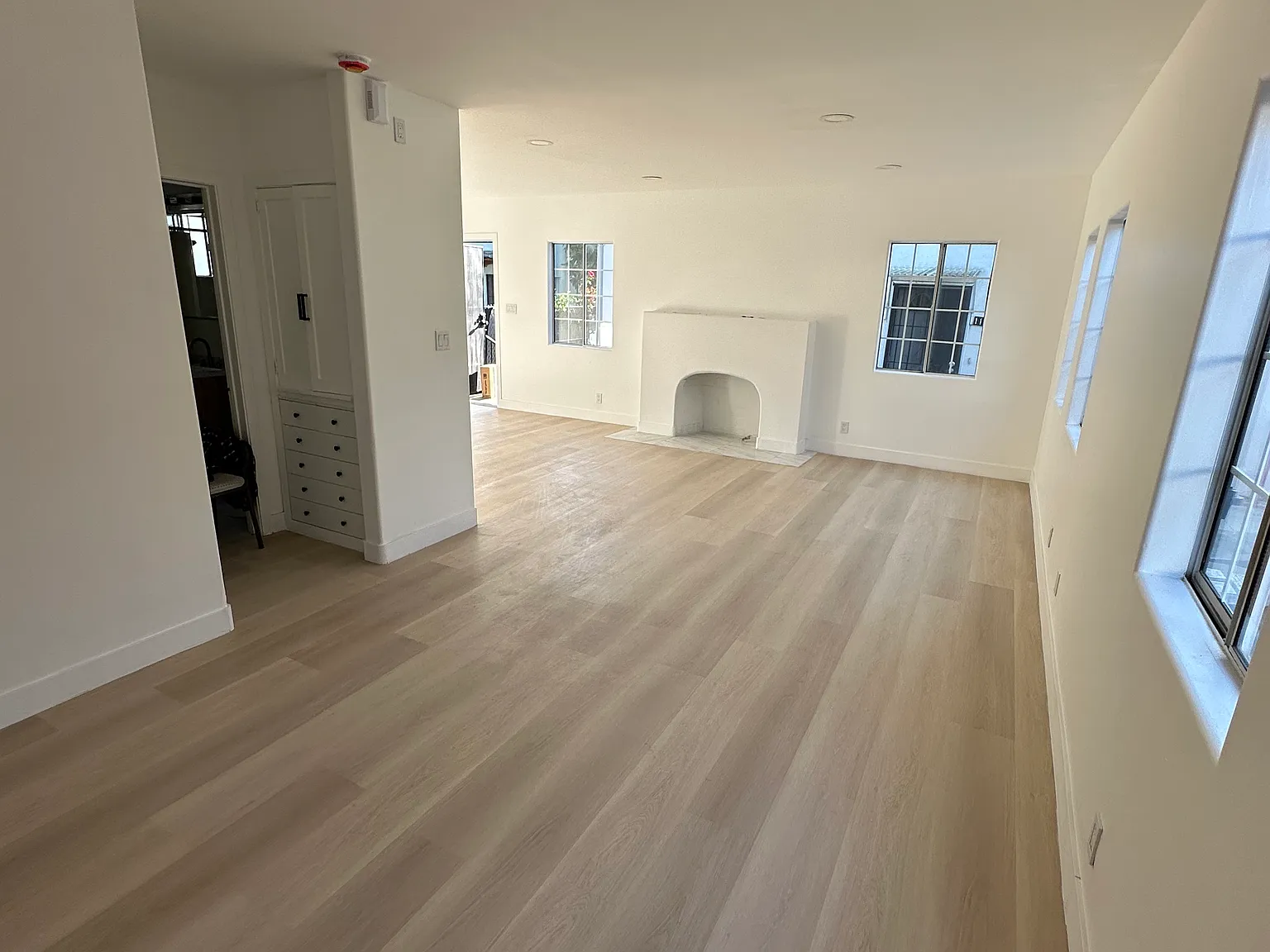 2 bed, 1100 sqft, $3,000 — Photo 1