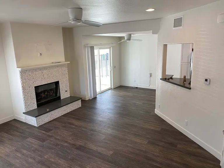 4076 Promontory St — Photo 4
