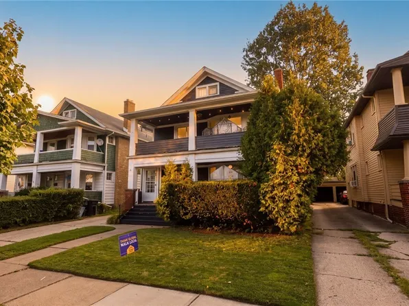 2021 Lewis Dr, Lakewood, OH 44107