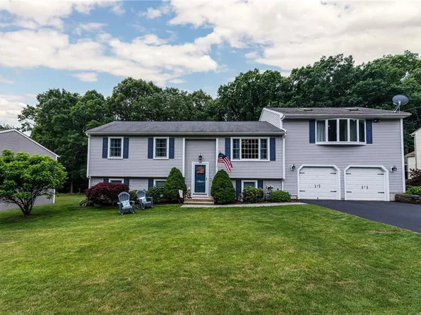 180 Mesa Dr, North Kingstown, RI 02852