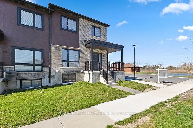 815 Sarnia Rd #1 — Photo 10