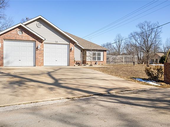 2nd image of 2 Berkshire Dr