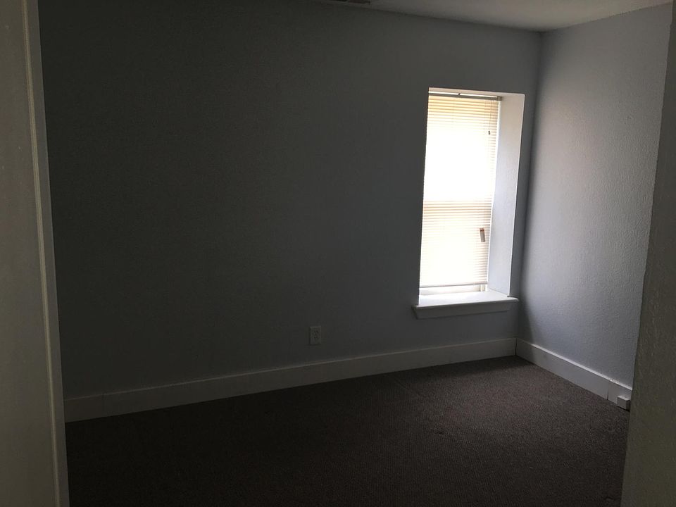 2nd image of 700 Spruce St APT 4