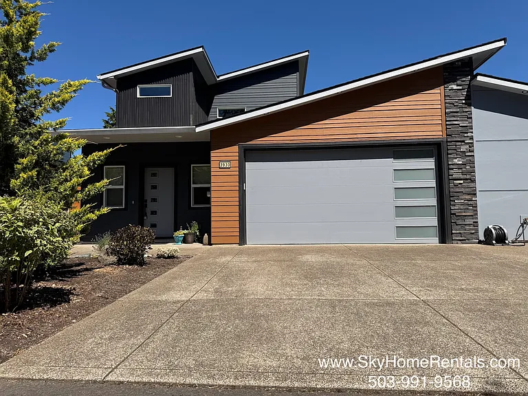 3930 Horner Ln N — Photo 2