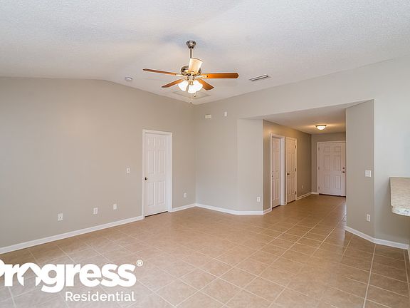 4th image of 701 N Edenbridge Way