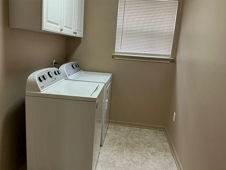 48161 Nottinghill Ln — Photo 20