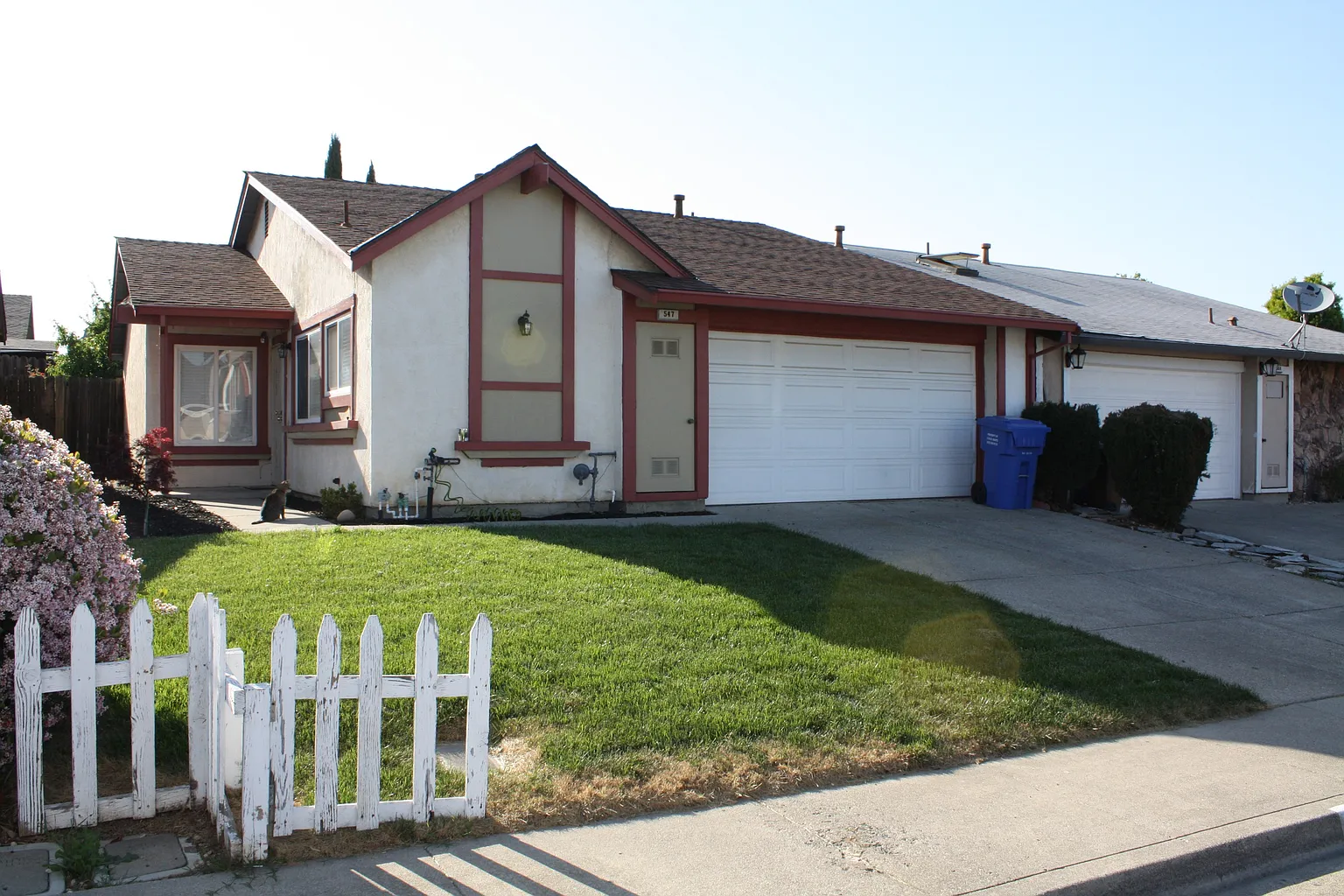 547 Harvey Way photo 1
