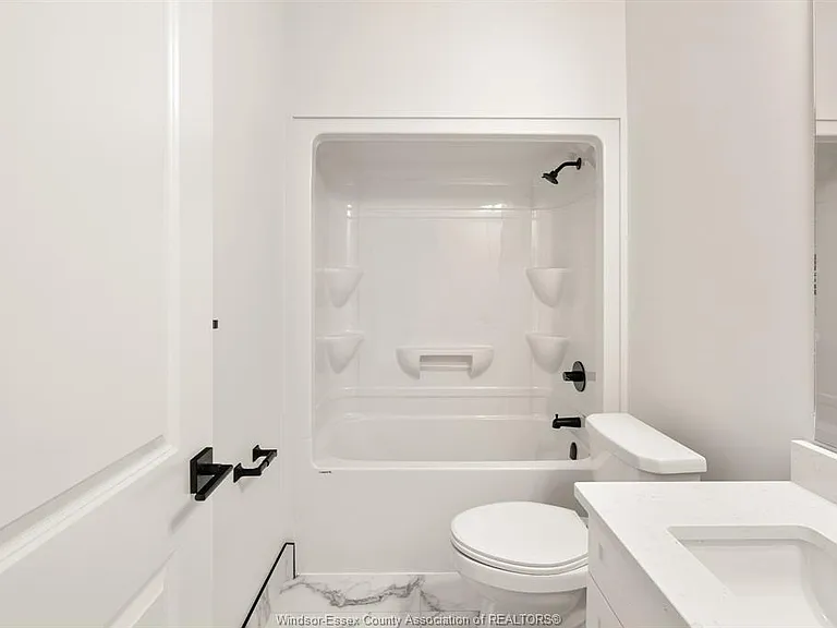 154 McLellan Ave #A — Photo 27